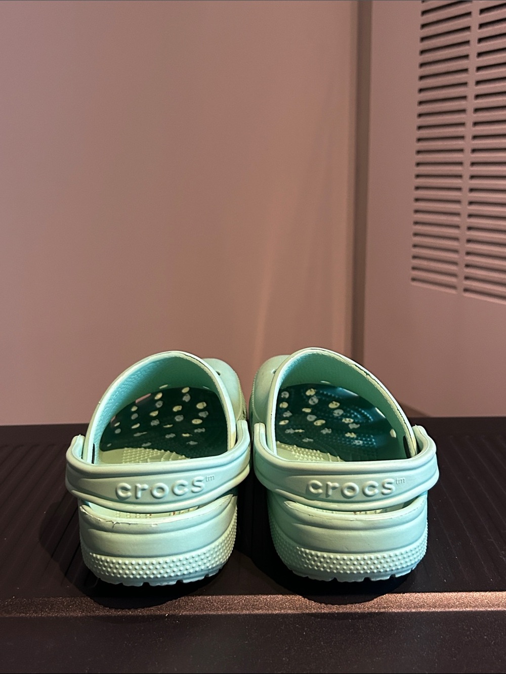 CROCS Womens Classic Clog in Mint Green - Picture 3 of 4
